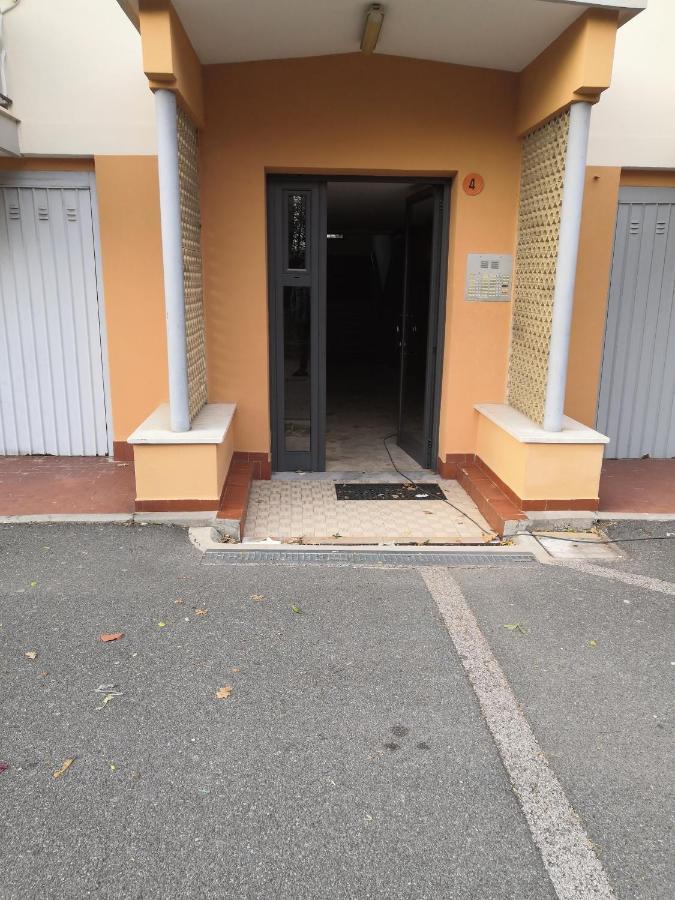 Appartement House Henry à Vado Ligure Extérieur photo