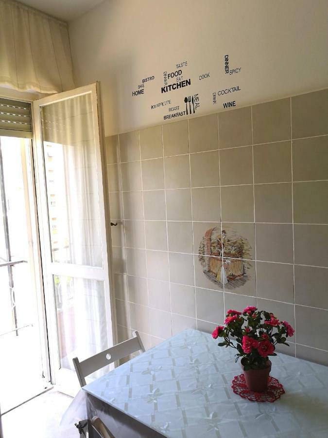 Appartement House Henry à Vado Ligure Extérieur photo